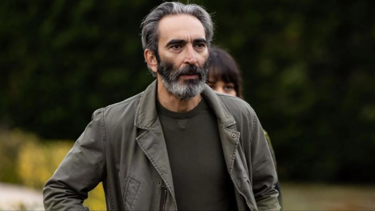 Oyuncu Fırat Tanış'tan örnek davranış: 500'üncü oyununun geliri depremzedelere