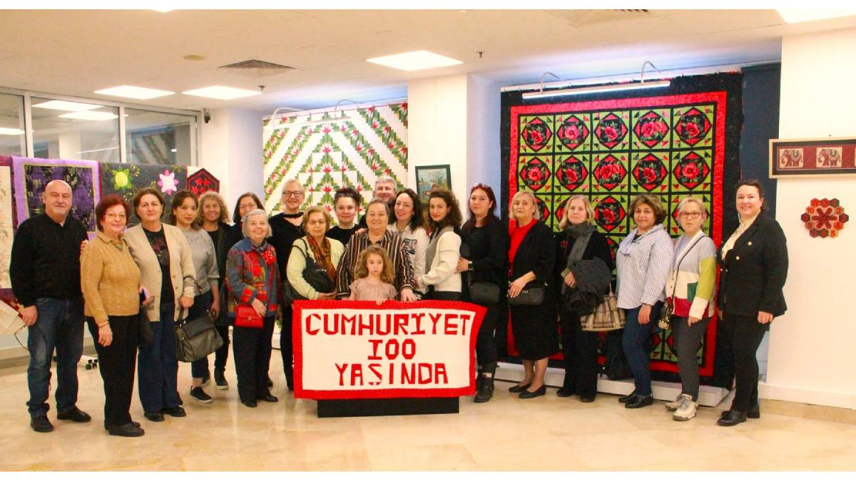 50’den fazla ülkenin kumaşlarıyla kırkyama eserler yaptı