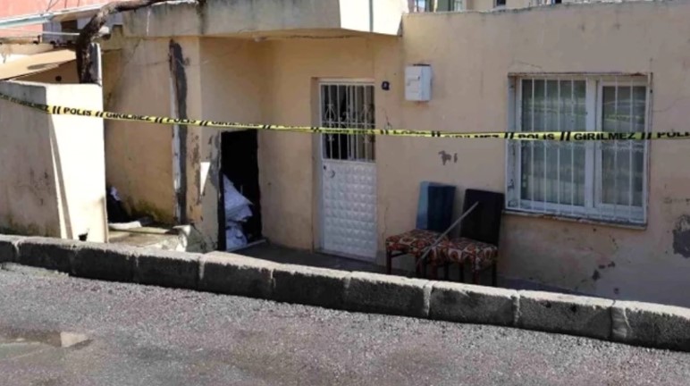 İzmir'de vahşet! Küçük çocuğu öldürüp, anneyi yaraladı