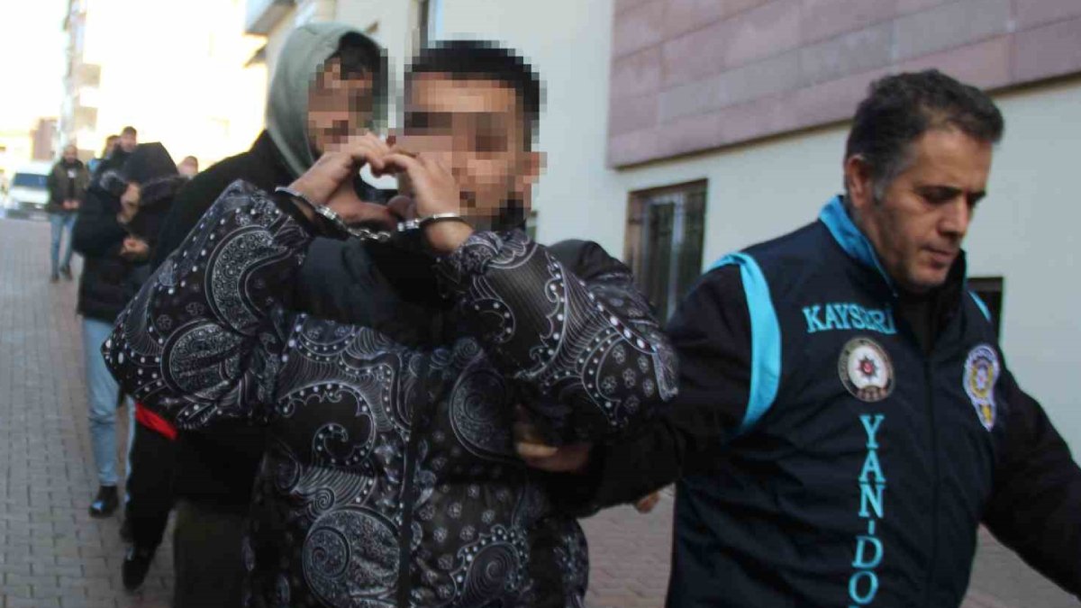 Yasadışı bahiste 223 milyon TL kazanç elde ettiler: 27 kişi gözaltında