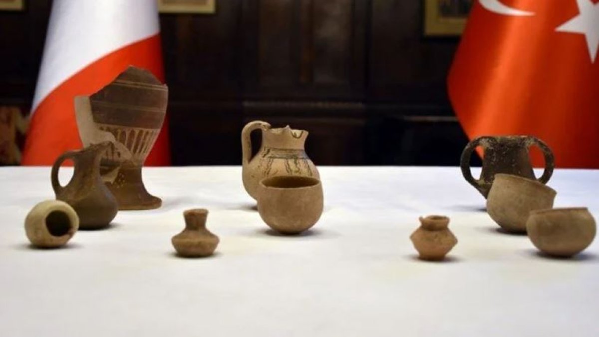 Türkiye'den İtalya'ya kaçırılan 10 tarihi eser yurda getiriliyor