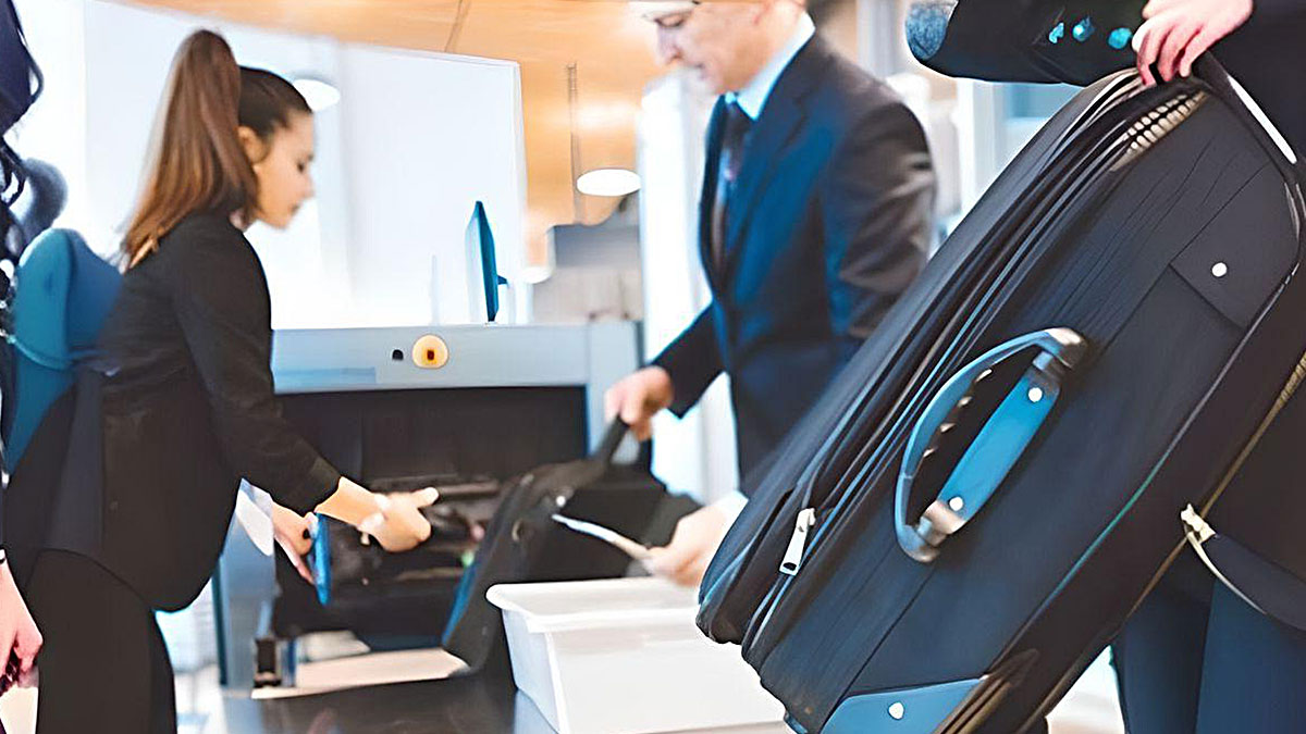 Ünlü şarkıcıya şok suçlama: Havalimanında gözaltına alındı! Valizinden çıkanları açıklayamadı