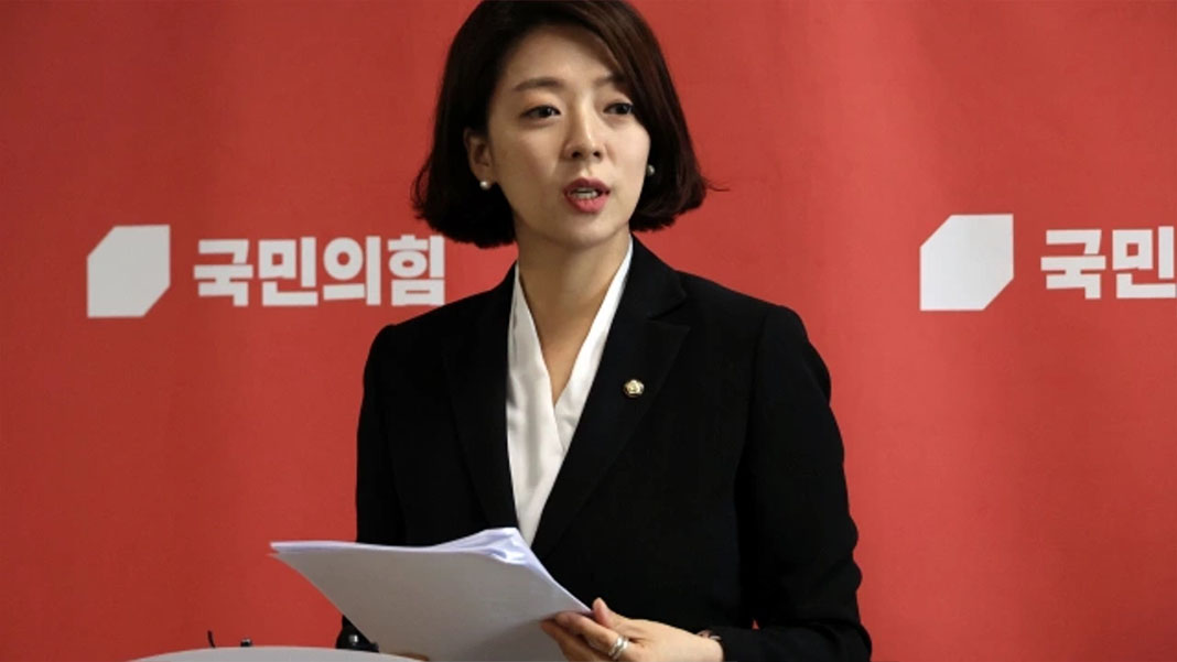 Güney Kore milletvekili sokakta saldırıya uğradı