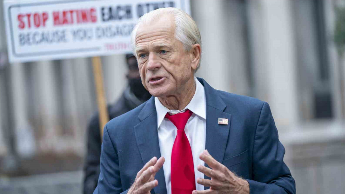 Trump’ın eski danışmanı Peter Navarro’ya hapis cezası