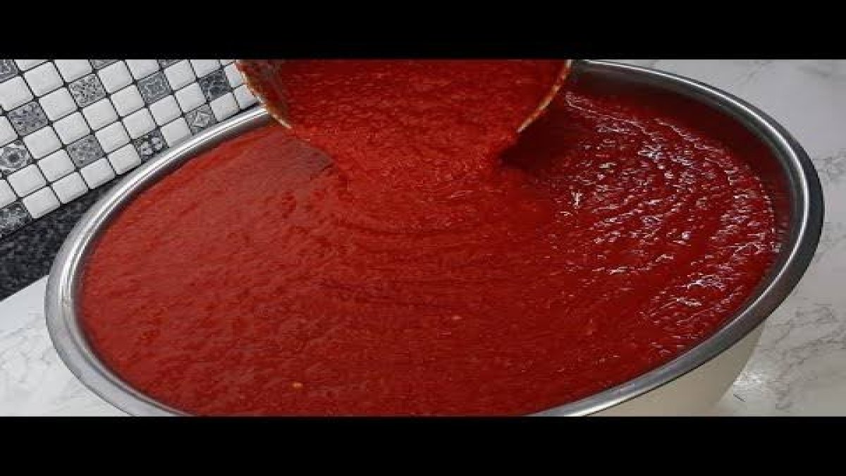 Küf tutan salçaya 1 kaşık bunu koyun taptaze olacak! Ev salçası tadında