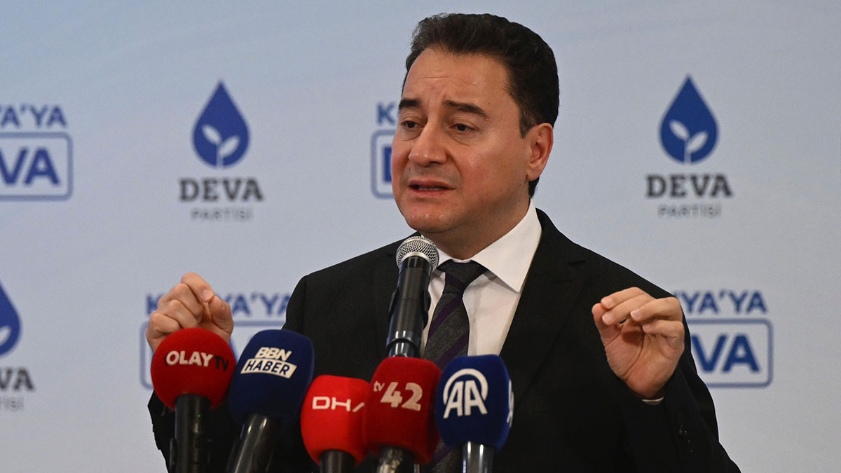 Babacan 8'inci faiz artışına tepki gösterdi: Erdoğan gibi bir ekonomistin ne düşündüğünü merak ediyoruz