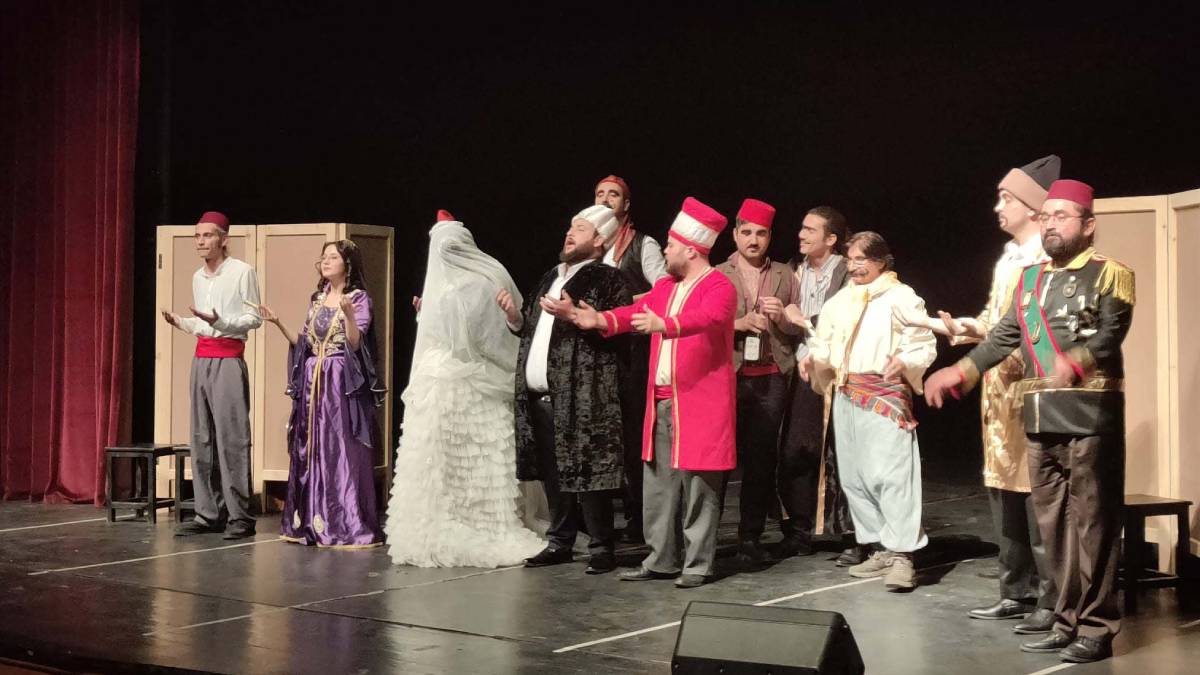 Hamdi’nin İşleri Orta Oyunu tiyatroseverlerle yeniden buluştu