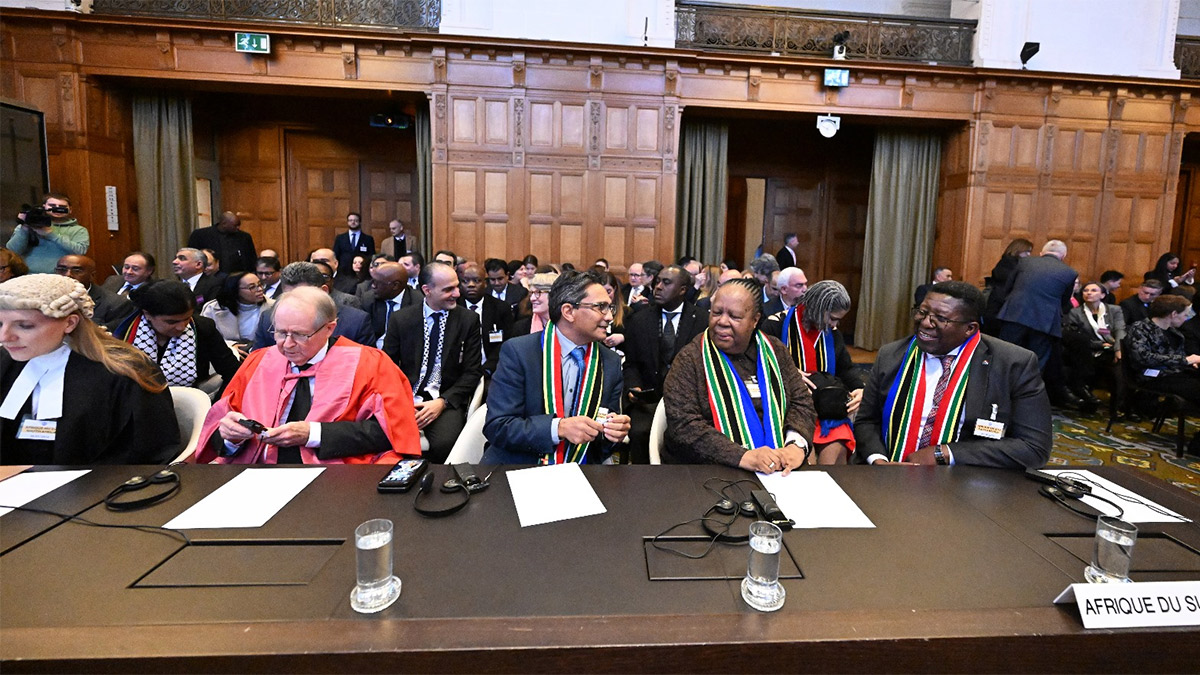 Dünya UAD'nin aldığı tarihi kararı konuşuyor: İşte İsrail'i sanık sandalyesine oturtan ekip