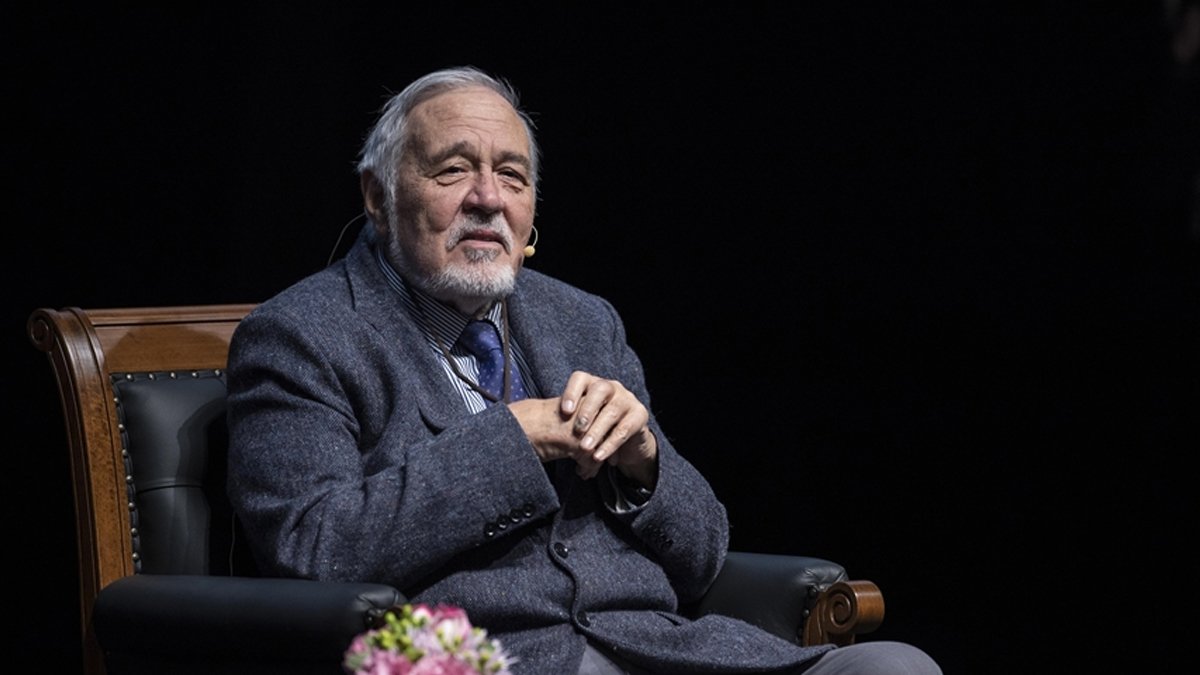 İlber Ortaylı: Çayı nasıl içeceğimizi Amerikalılardan öğrenecek değiliz