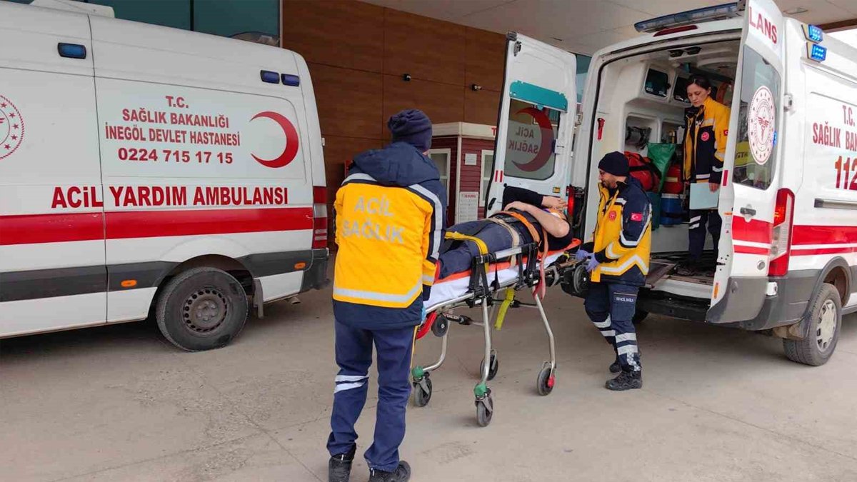 Bursa'da inşaattan düşen işçi hastaneye kaldırıldı