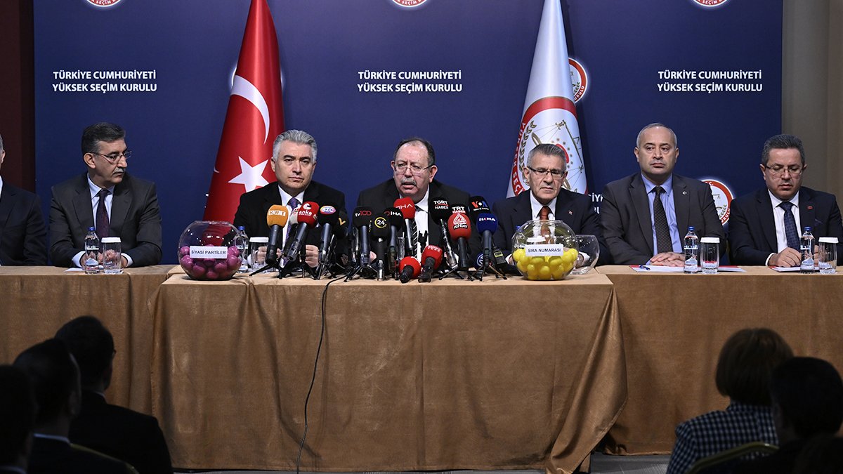 Siyasi partilerin oy pusulasındaki yerleri belli oldu