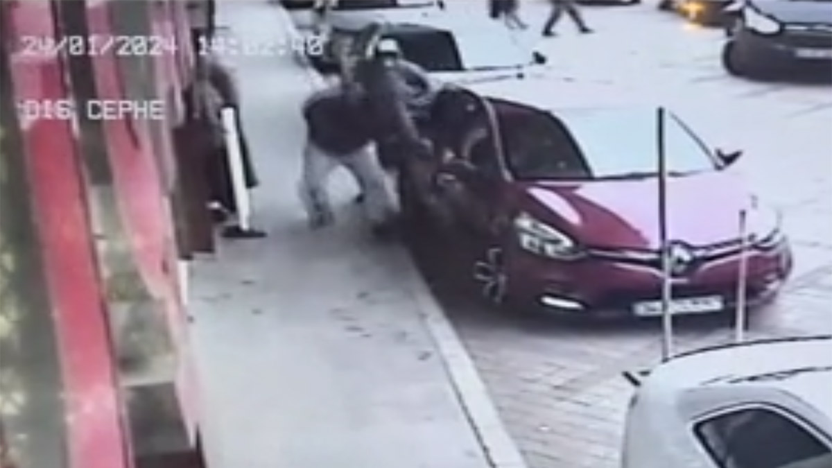 Zeytinburnu'nda bankadan çıkar çıkmaz çalmışlardı! 5 milyon liralık gasp tiyatro çıktı