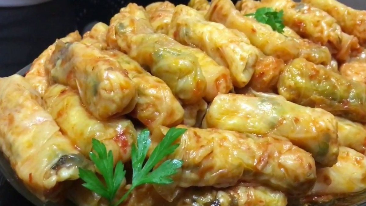 Lahana sarması artık dağılmayacak ve pamuk gibi pişecek! Tencerenin dibine sermeniz yeterli..