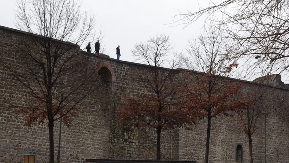 Diyarbakır surlarında 'selfi' tehlikesi: Bir haftada iki yaralı