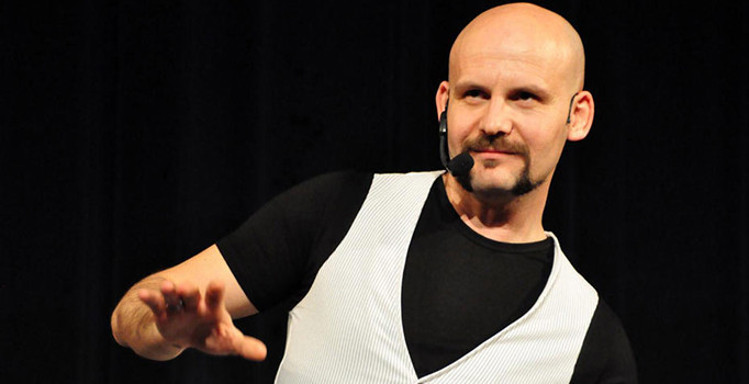 Ünlü Komedyen Atalay Demirci FETÖ'den gözaltına alındı