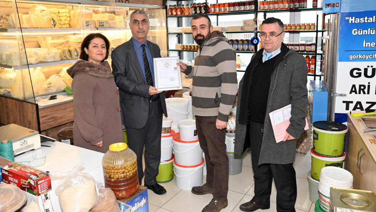 Karabağlar Belediyesi’nden esnafa büyük kolaylık