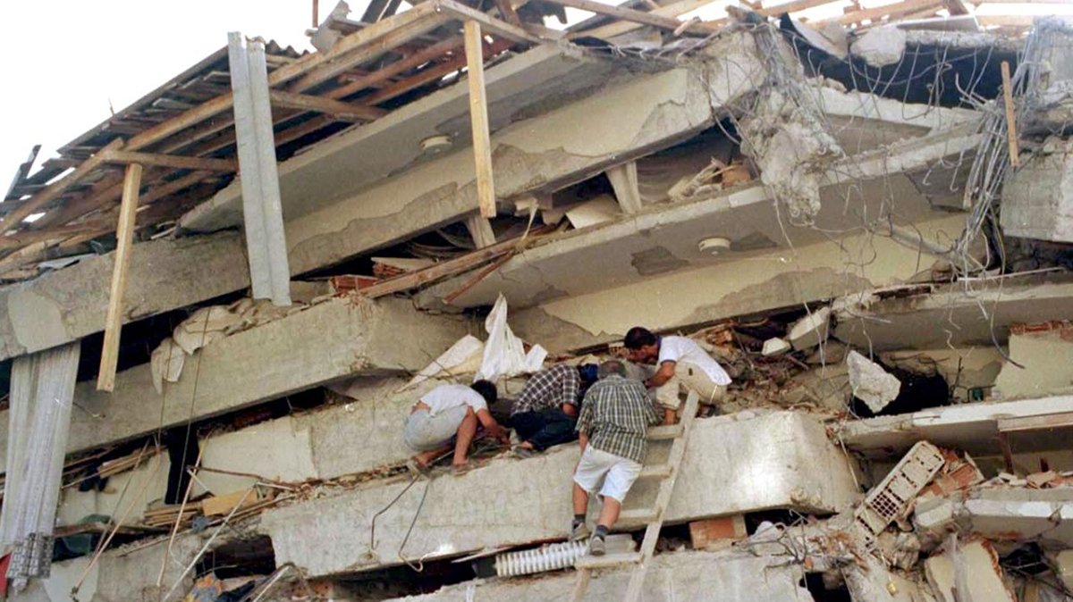 Prof. Dr. Cenk Yaltırak açıkladı: Türkiye'de bir ilk! Her binaya takılacak