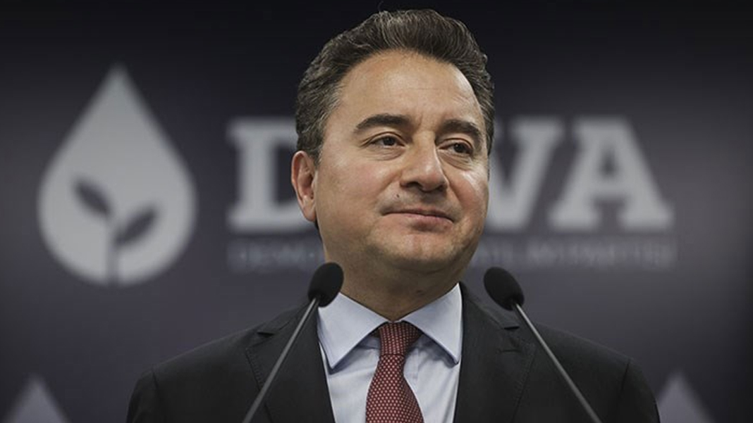 Babacan'dan 'adaletsizliği ele alma' çağrısı: Orta direk çöktü