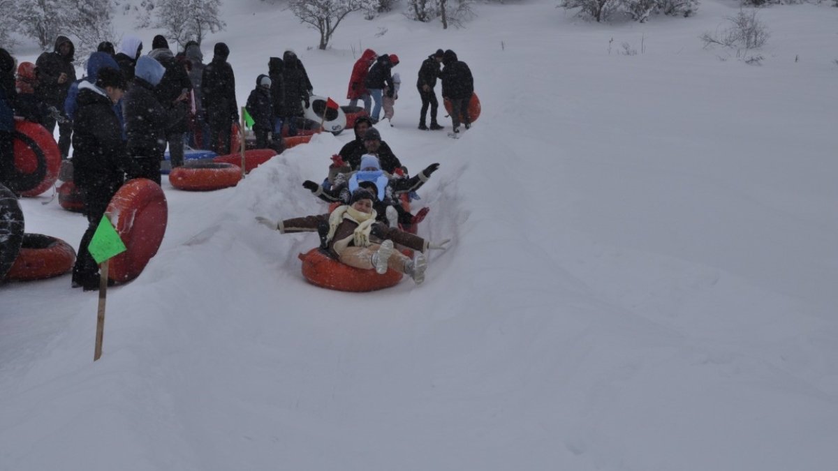 Köylüler kar pisti oluşturdu, yoğun ilgi gördü! Kayak merkezi haline geldi: İstanbul'dan bile giden var