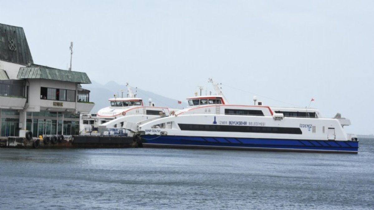 İzmir’de arabalı vapur seferleri iptal edildi