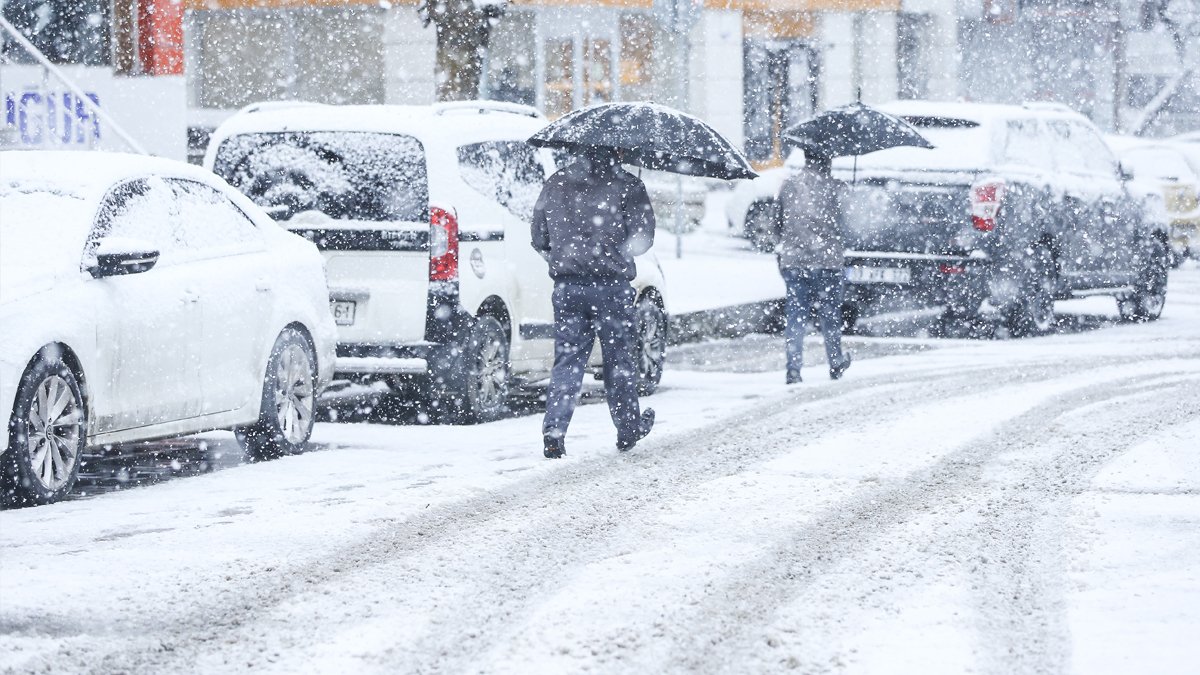 Meteoroloji çok sayıda bölgeyi uyardı: Yağmur, kar, fırtına...