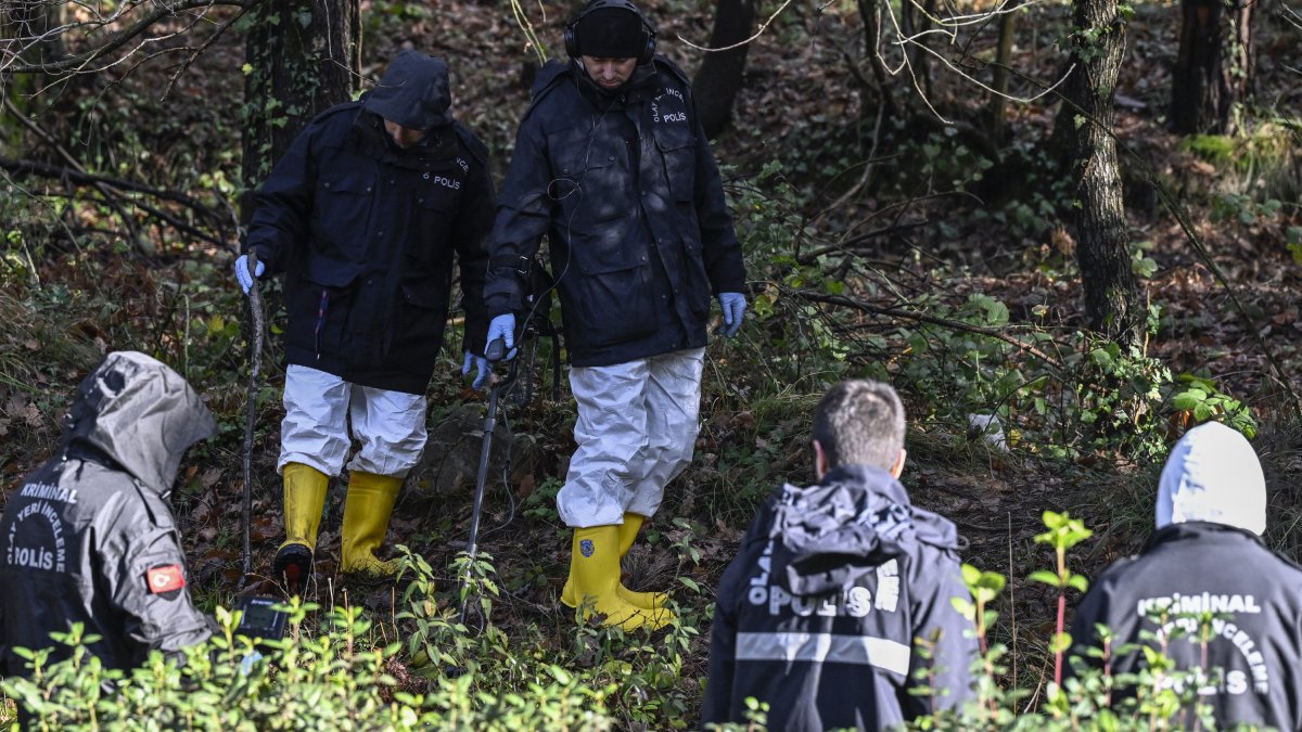Kilise saldırısında kullanılan silahlardan biri ormanlık alanda bulundu