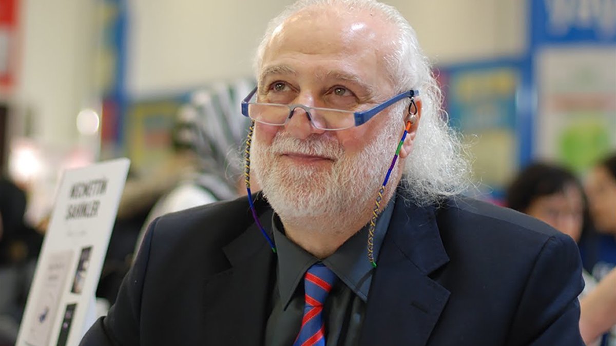 Necmettin Şahinler yeni kitabını imzalayacak