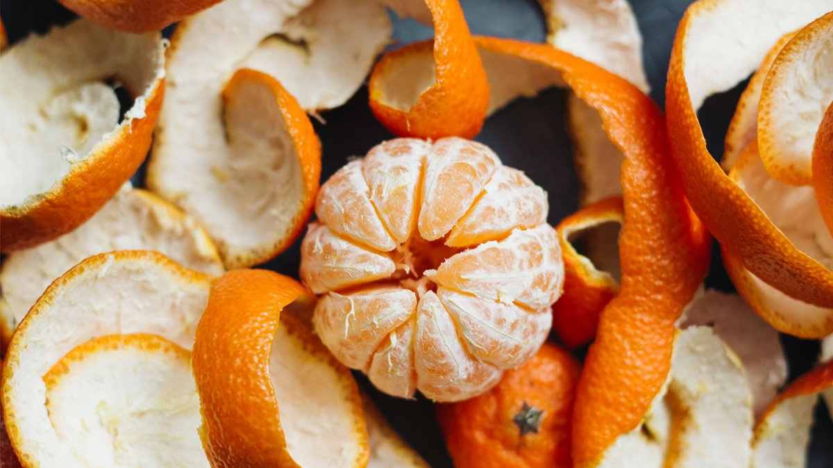 Soyarken çöp diye atıyoruz! Mandalinanın şifa noktası beyaz lifleri çıktı, Faydasını duyan bütün bütün yutacak