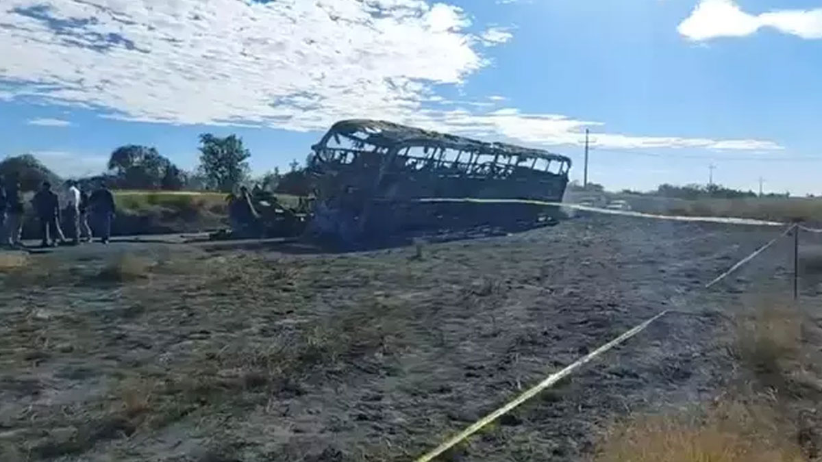 Meksika'da iki araç birbirine girdi: 19 ölü