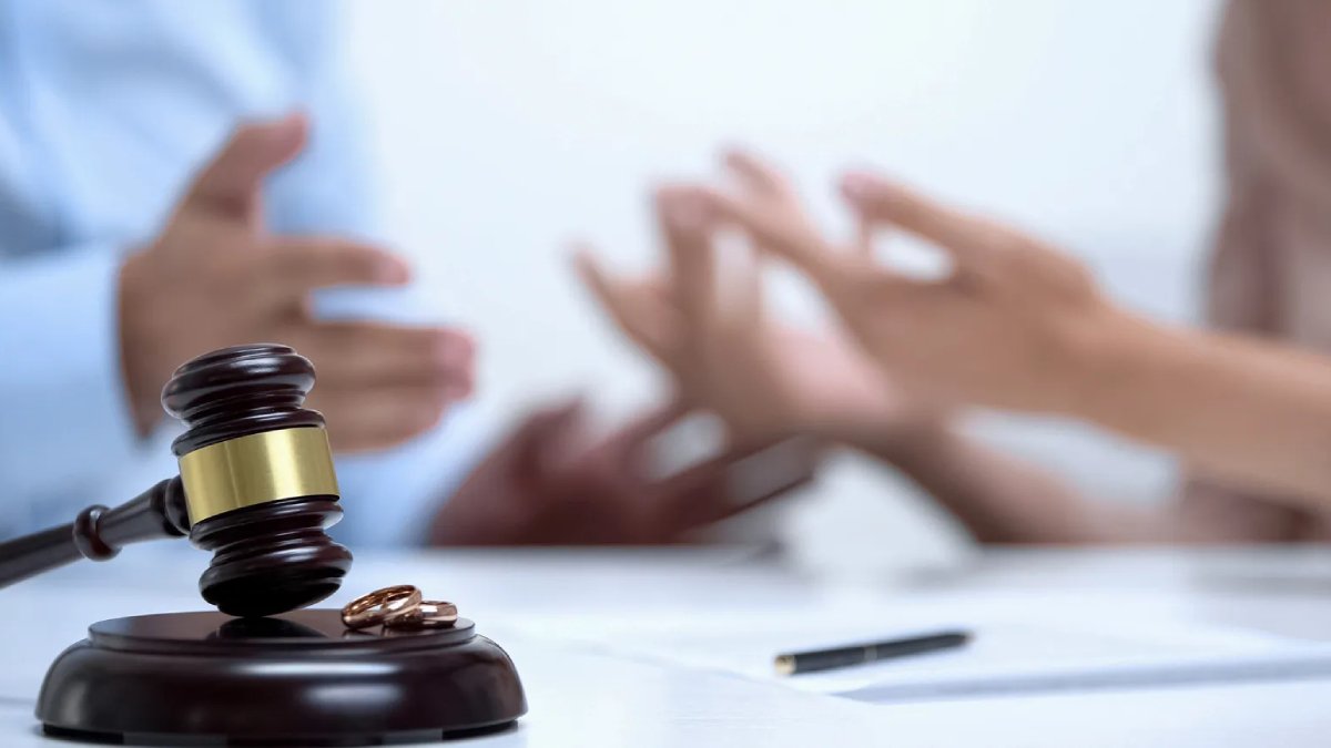 Yargıtay'dan dikkat çeken emsal karar: Eski ilişkiyi hatırlatan şarkıları dinleyen eş kusurlu sayıldı