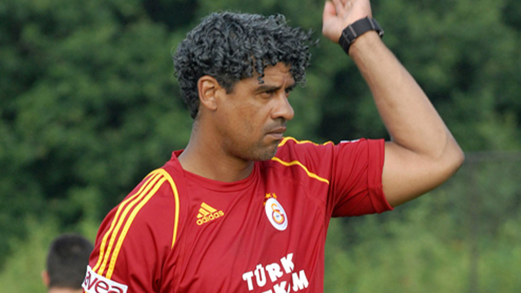 Barcelona'dan sürpriz Frank Rijkaard hamlesi