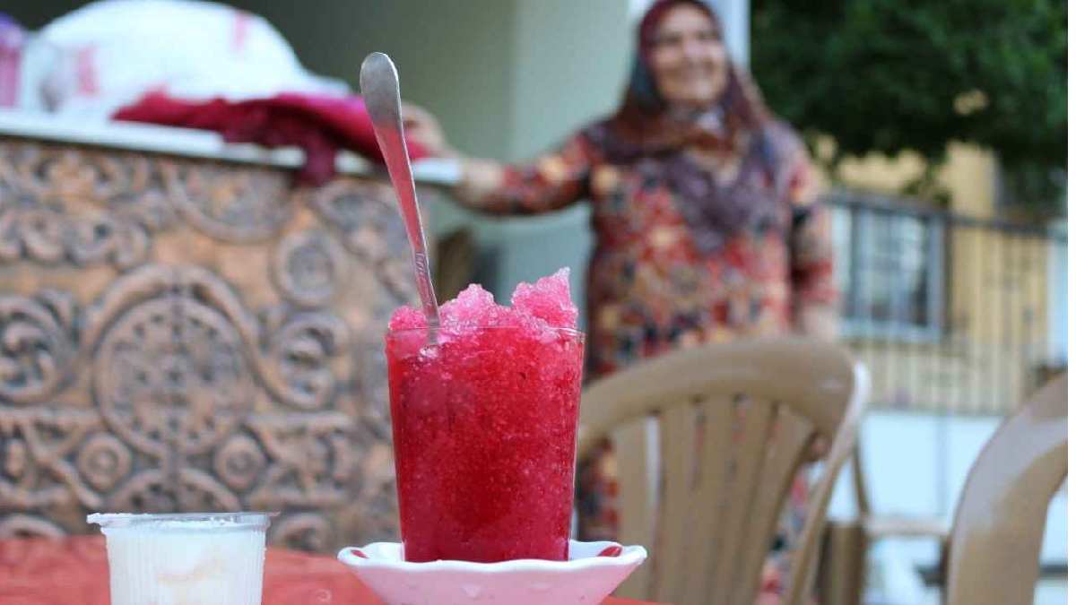 Helvanın irmikle, unla yapılanı olur da karla yapılanı nasıl olur? Osmanlı’nın gözde tarifi kar helvası