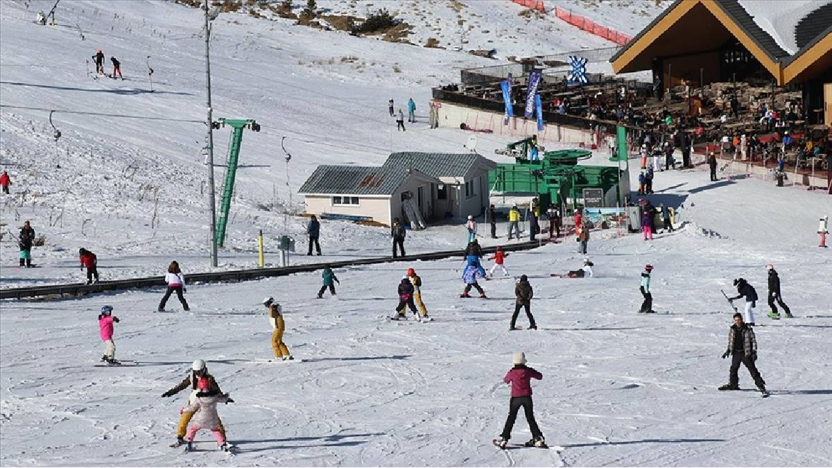 Kartalkaya'da 650, Sivas'ta 150 TL! Ekonomik kış tatili yapmak isteyen dümeni oraya kırdı: Tatili neredeyse bedavaya getirecek