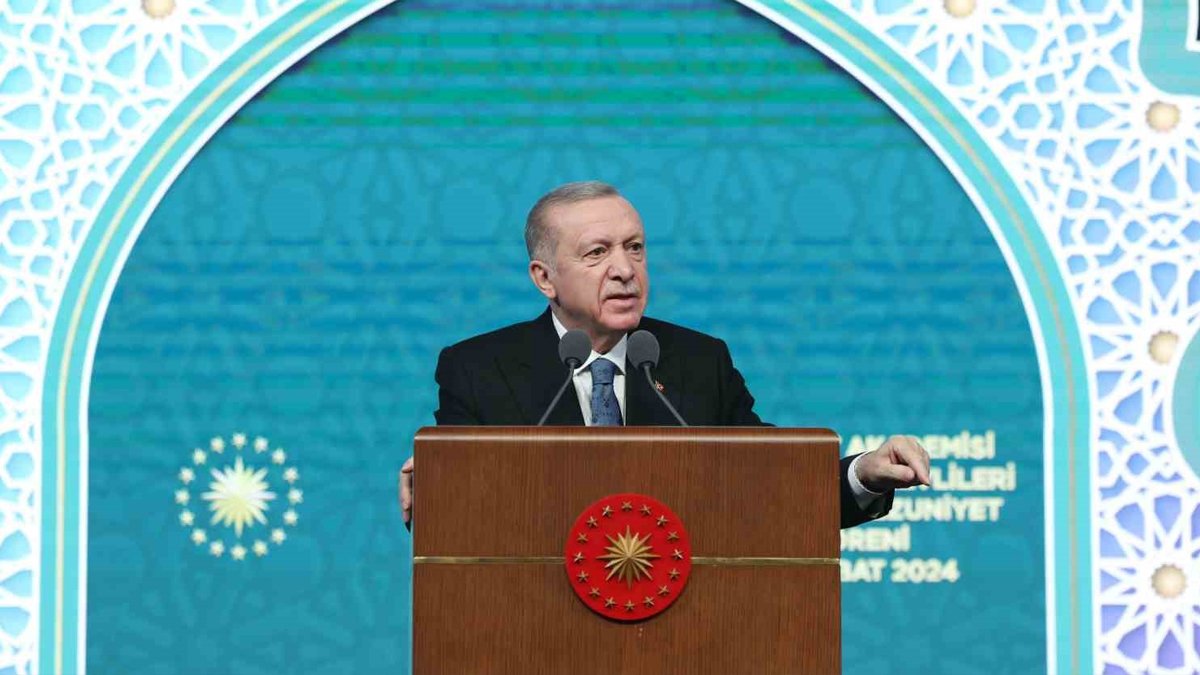 Erdoğan: Şeriata düşmanlık esasında dinin bizatihi kendisine husumettir