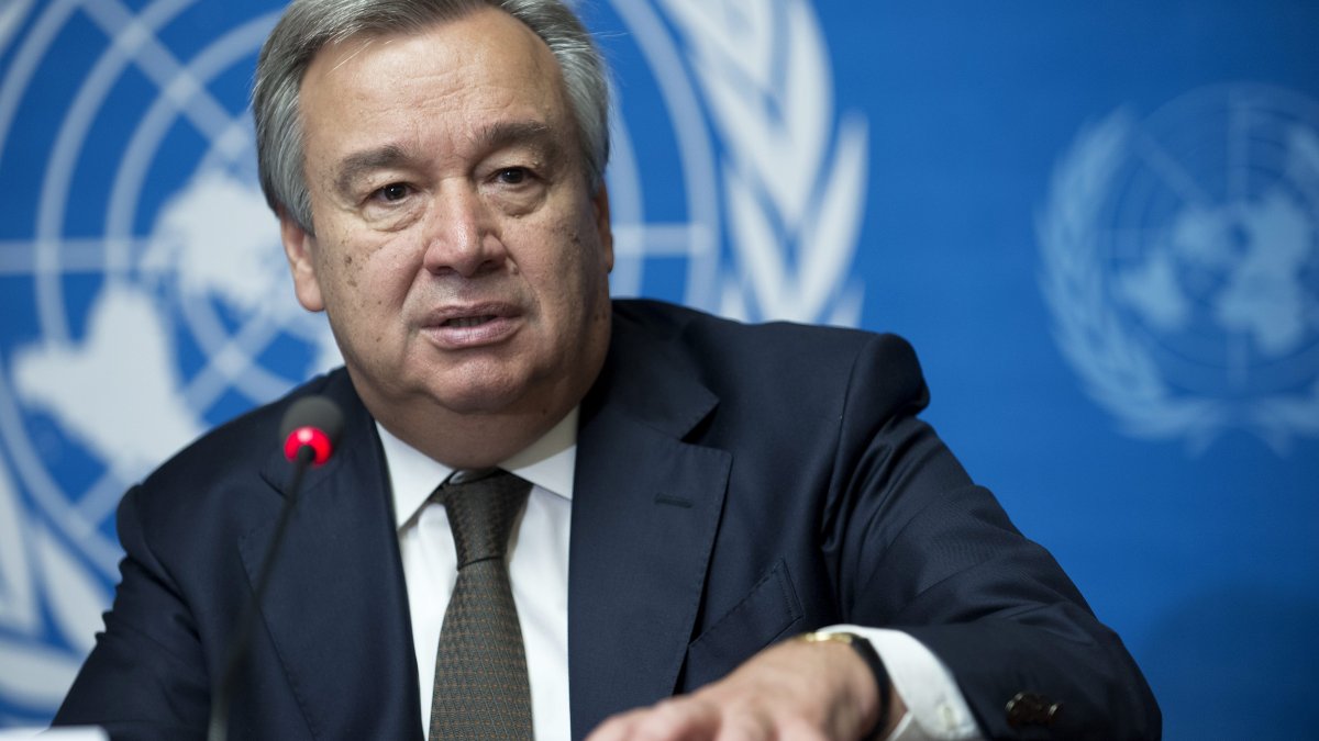 Guterres: Gazze'de herkes aç ve 1,7 milyon kişinin yerinden oldu