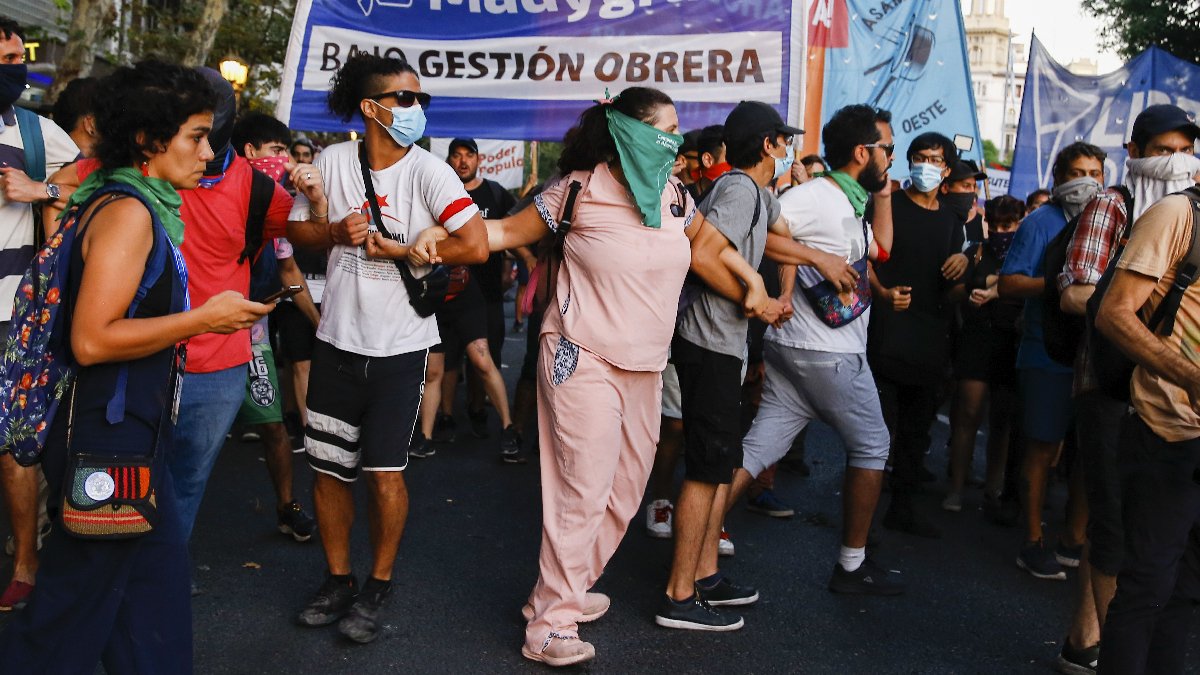 ‘Radikal kararlar alacağız’ demişti: Arjantin’de halk Milei'ye karşı sokakta