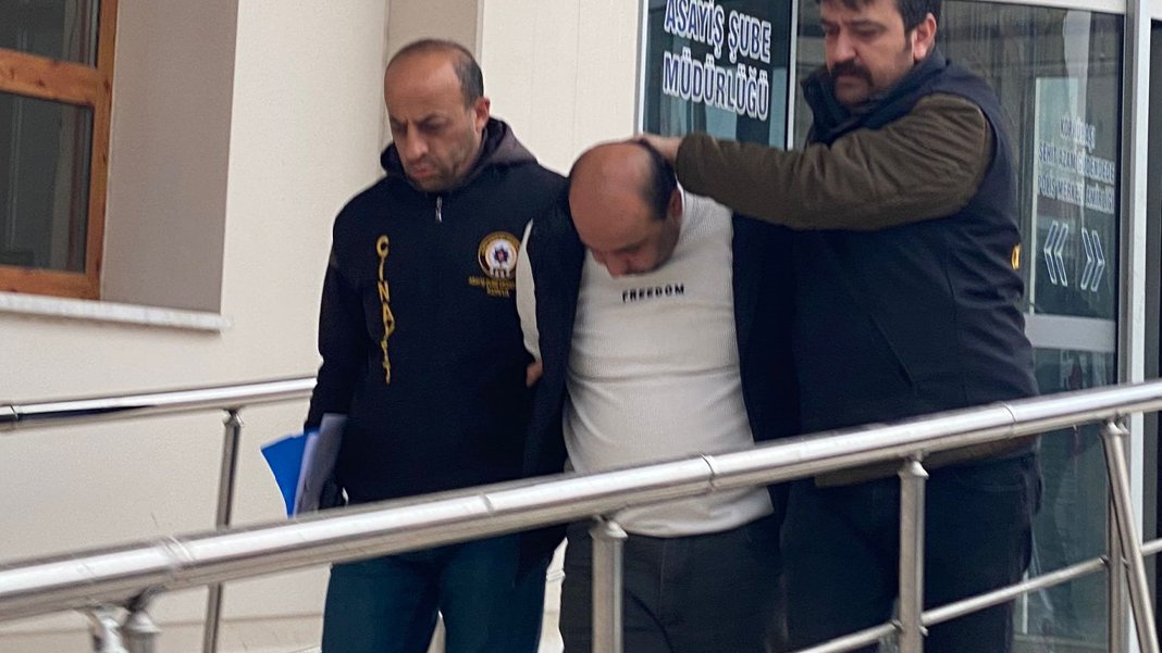 9 yıl önce kardeşini öldürüp yurt dışına kaçmıştı: Kardeş katili Türkiye'de yakalandı