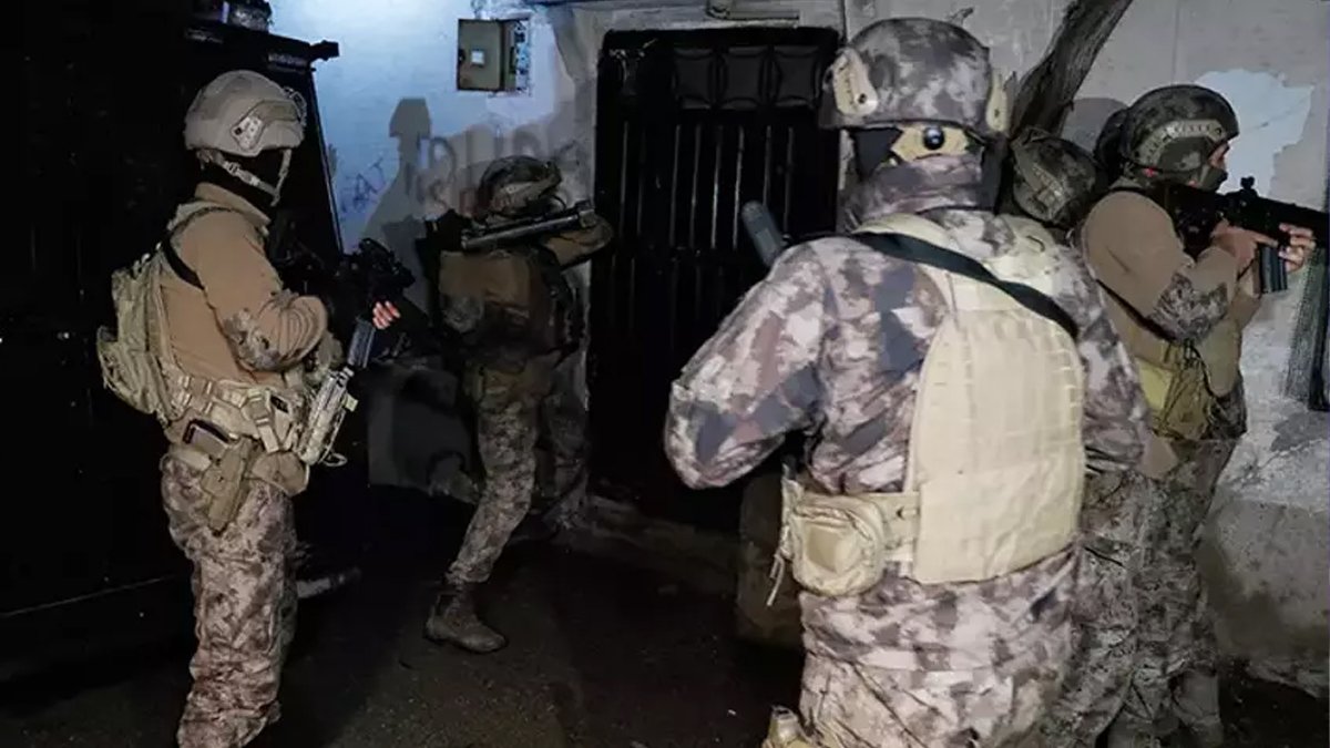 MİT'ten MOSSAD'a bir darbe daha! Dolaylı yoldan bilgi satan 7 kişiye operasyon