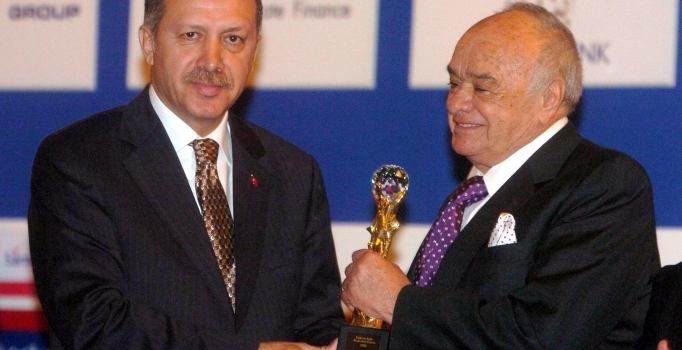 Şarık Tara kimdir?