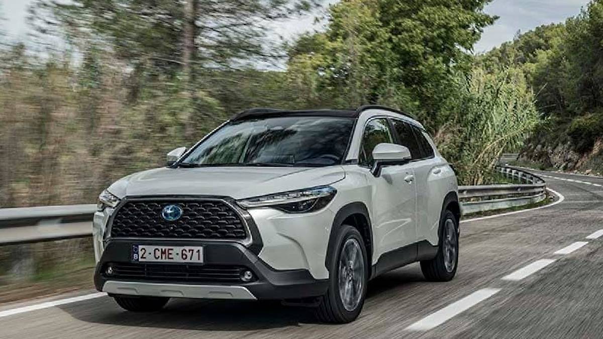 Toyota Corolla Cross şubat ayında fiyatlar güncellendi: Engelli raporuyla ÖTV muafiyeti fırsatı!
