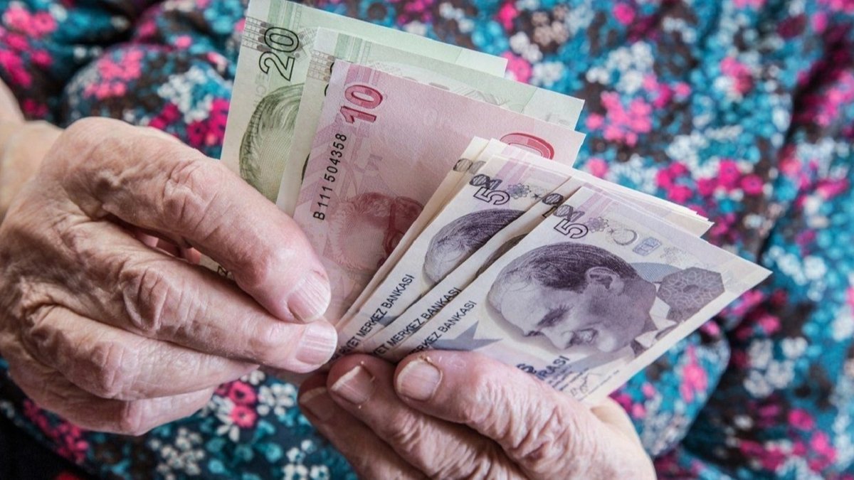 Emeklinin bayram ikramiyesine seçim ayarı: İki kez daha verilmesi gündemde