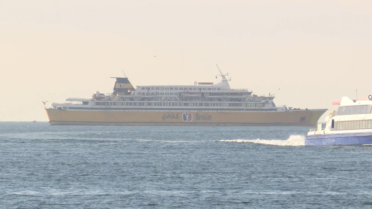 Boğazı kirlettiği için 13 milyon TL ceza kesilmişti: Ro-ro gemisi ile kargo gemisi çarpıştı