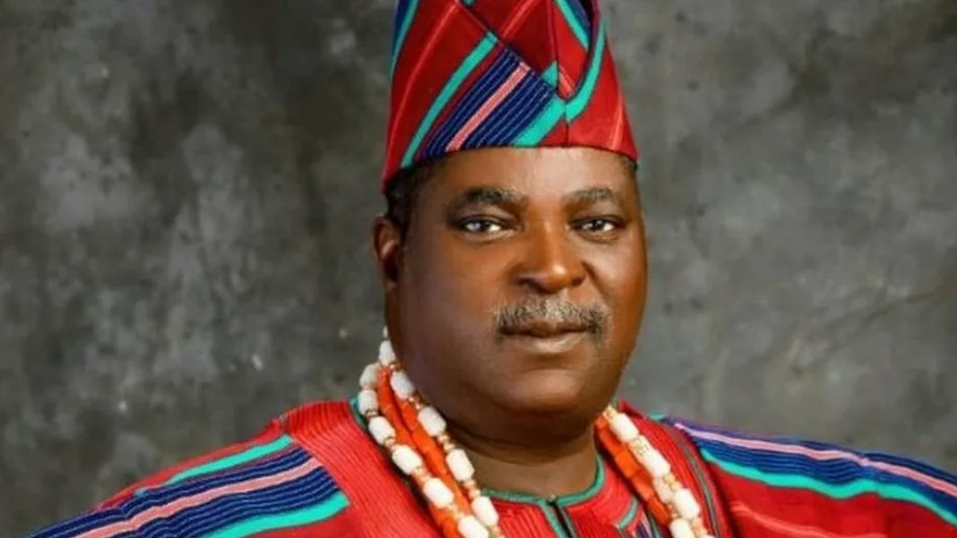 ссора в коллективе. конфликт в коллективе. конфликт в коллективе. конфликт. группа двух политика.