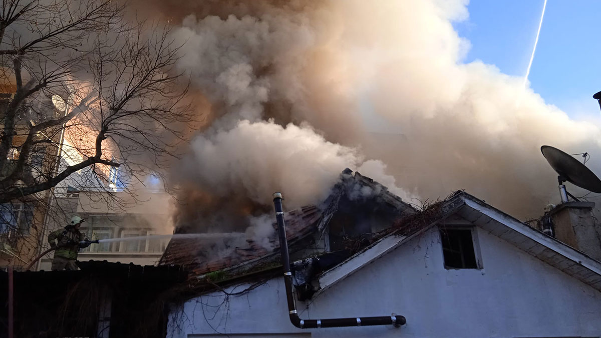 İstanbul Maltepe'de tarihi mekanda yangın