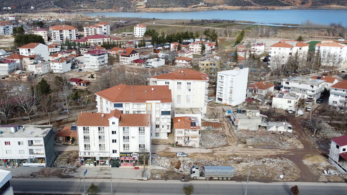 6 Şubat depremlerinde yüzlerce kişi hayatını kaybetmişti: İlçenin zemini inceleniyor