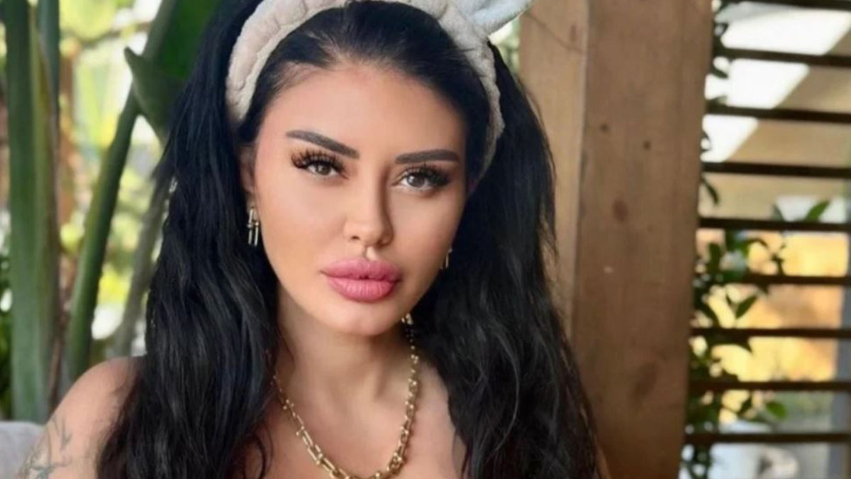 Şarkıcı Ebru Polat'ın pavyon dansı tepki çekti! Sosyal medyada linç yağmuruna tutuldu