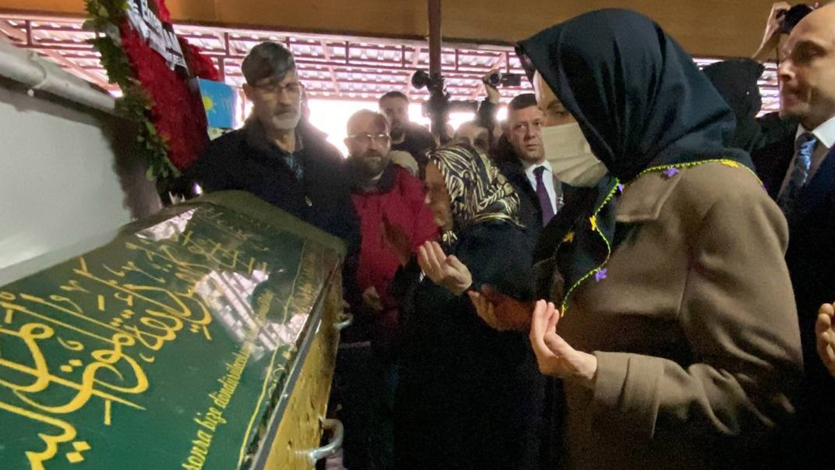Meral Akşener'in ablası Mualla Özen son yolculuğuna uğurlandı