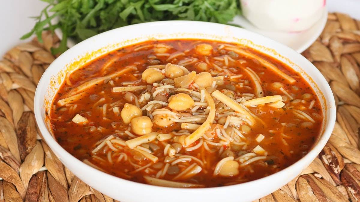 Kış aylarının pelerinsiz kahramanı! Bunu yiyen hastalık nedir bilmiyor: İşte soğuklara meydan okuyan Hanımağa Çorbası