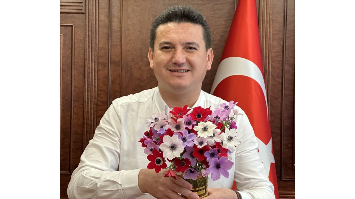 Yılın ilk laleleri Kumluca’da çıktı!