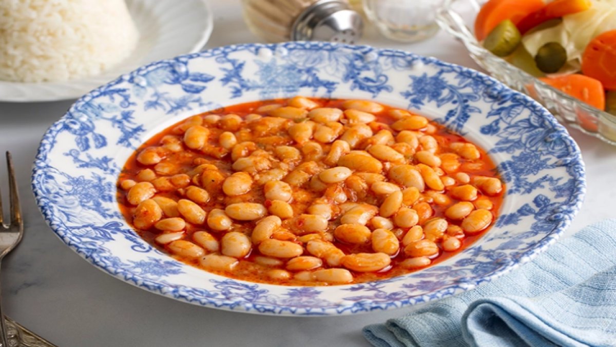 Etsiz Kuru Fasulye Tarifi: Lezzet Dolu Bir Deneyim